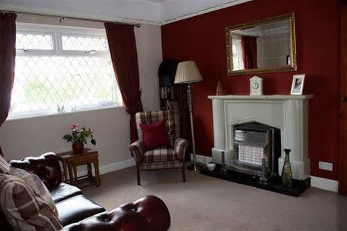 Mere Cottage B & B Alsager Exterior foto